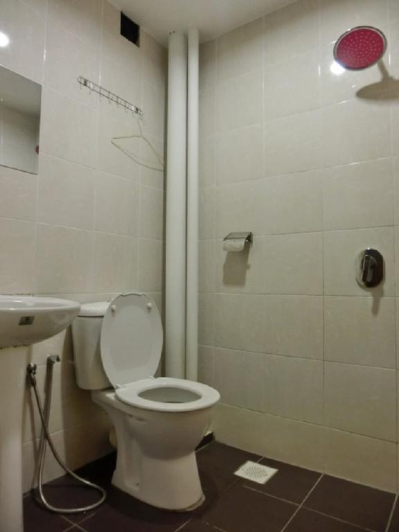 The Garden Inn Miri Room photo