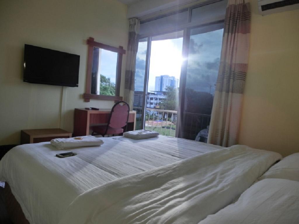 The Garden Inn Miri Room photo