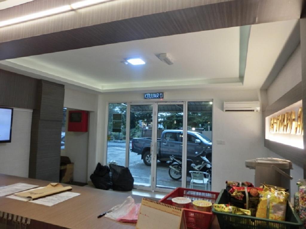 The Garden Inn Miri Exterior photo
