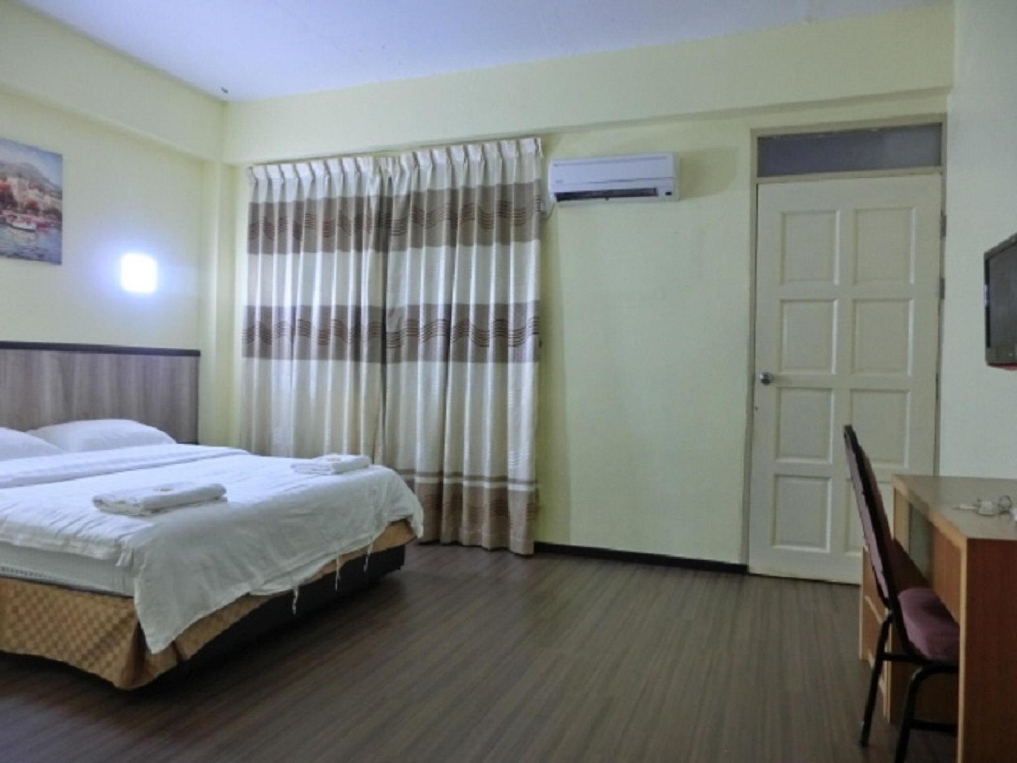 The Garden Inn Miri Exterior photo